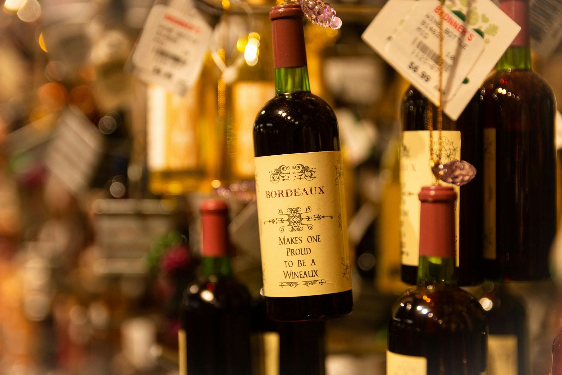 Red wine side effects (image sourced via Pexels / Photo by matthew)